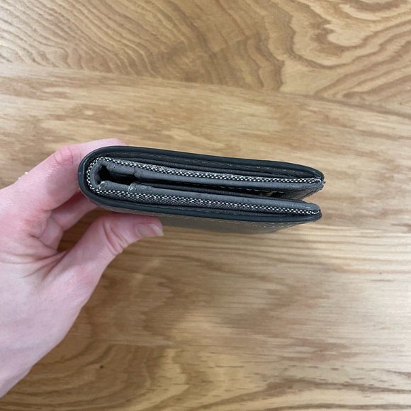 Fossil Logan Grey Leather RFID-Blocking Mini Multifunction Bifold Wallet - Picture 9 of 9